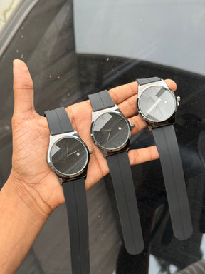 Sabr Magnetic Strap Watch