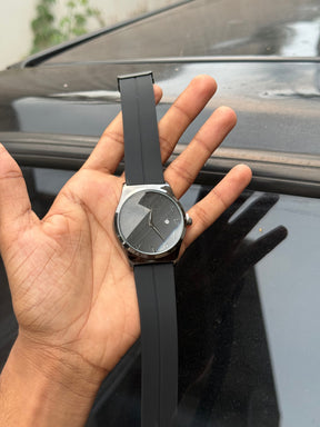 Sabr Magnetic Strap Watch