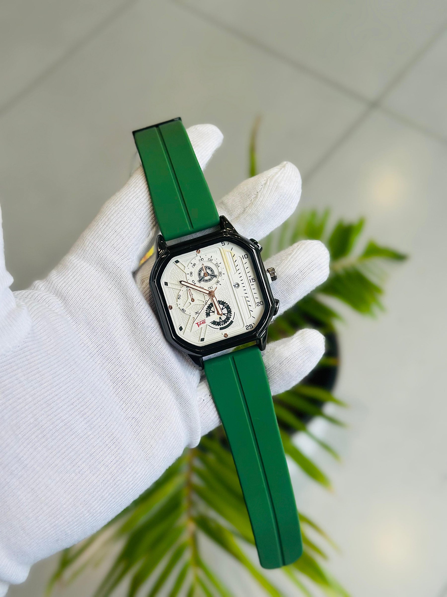 MAGNETIC STRAP WATCH